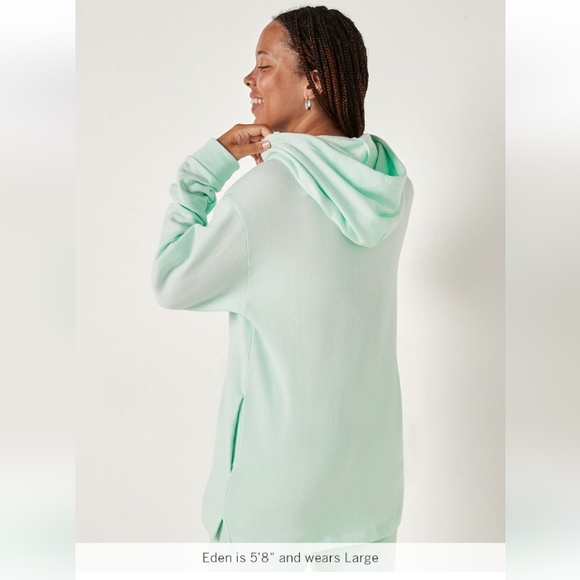 VS Pink Spring Rain Sans Logo Hoodie NWT NIP - Picture 3 of 6